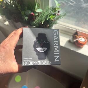 Garmin Forerunner 945 LTE in Black